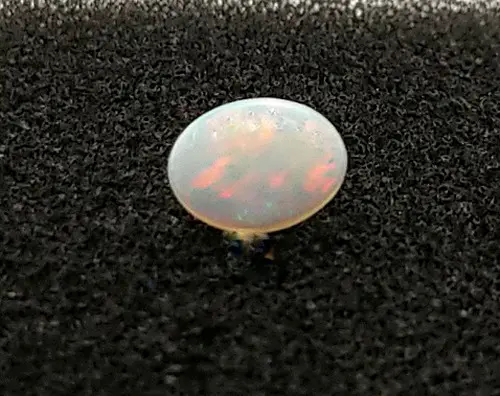 Opal 0.56 Carats.