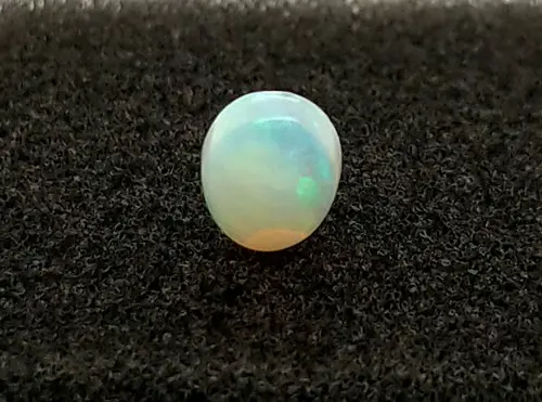 Opal 0.98 Carats