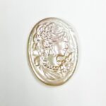 Cameo MOP 19.55 Carats.