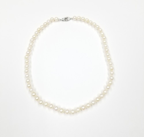 16 inch Strand CSW white pearl necklace