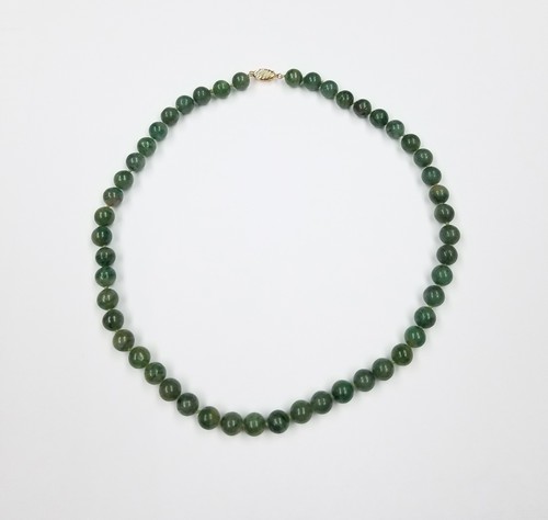 Nephrite Jade necklace in green color beads