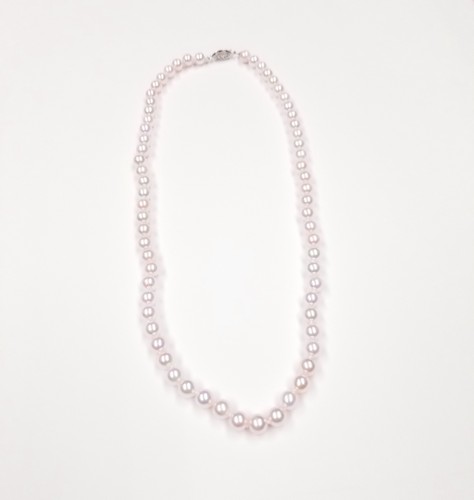 Cultured saltwater pearl necklace in rose color